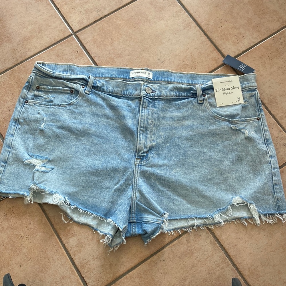 Abercrombie & Fitch High Rise Mom Shorts